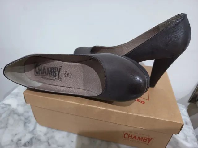 Zapatos de tacón Chamby marrones