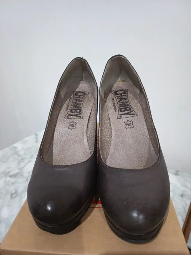 Zapatos de tacón Chamby marrones