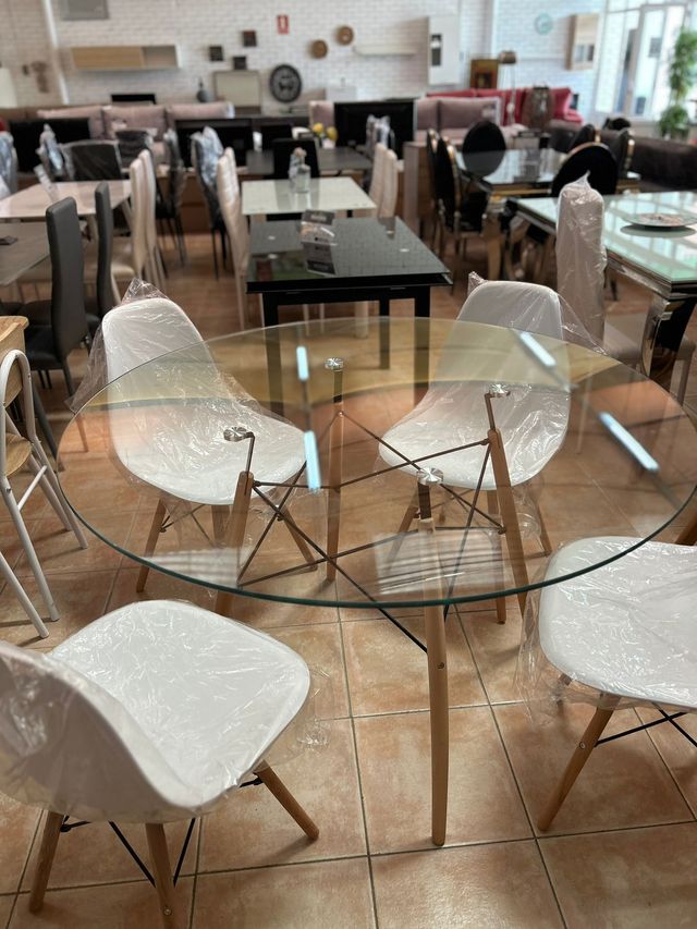 Tavolo rotondo in vetro + 4 nuove sedie bianche