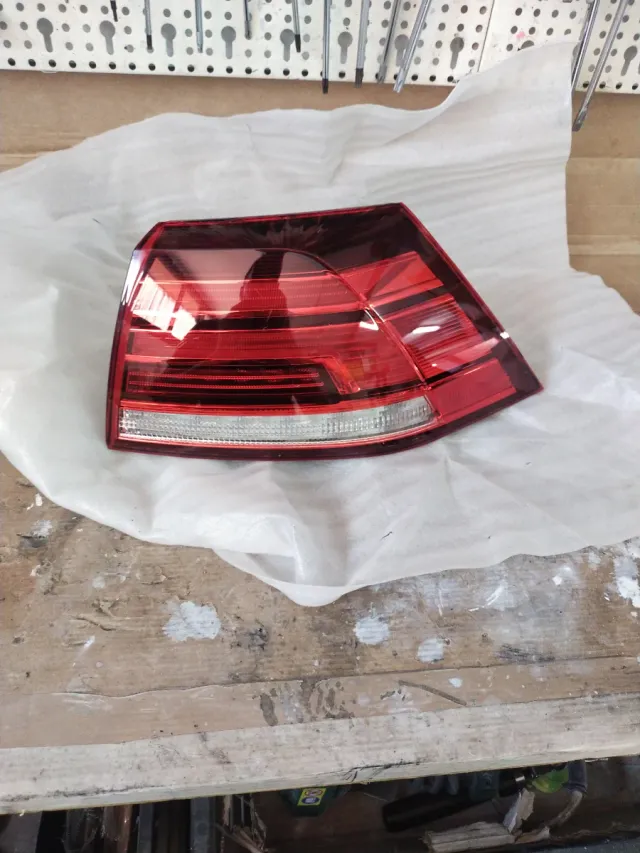 Piloto trasero Golf 7