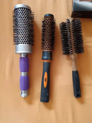 Set accessori capelli: phon, spazzole, bigodini