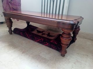 Tavolino vintage in legno e tessuto