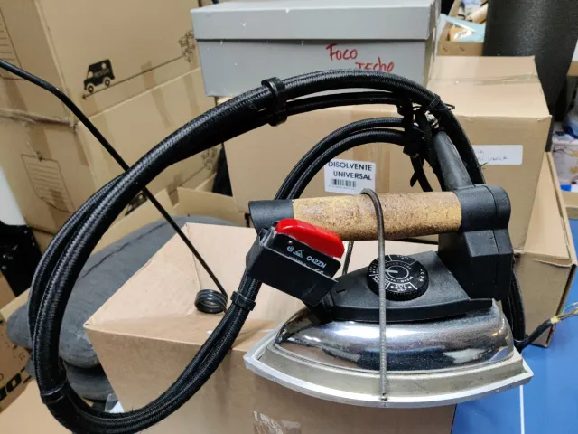 Plancha profesional con placa de vidrio