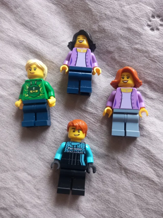 4 Minifigure Lego