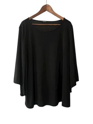 Blusa Negra Elena Miro por estrenar.