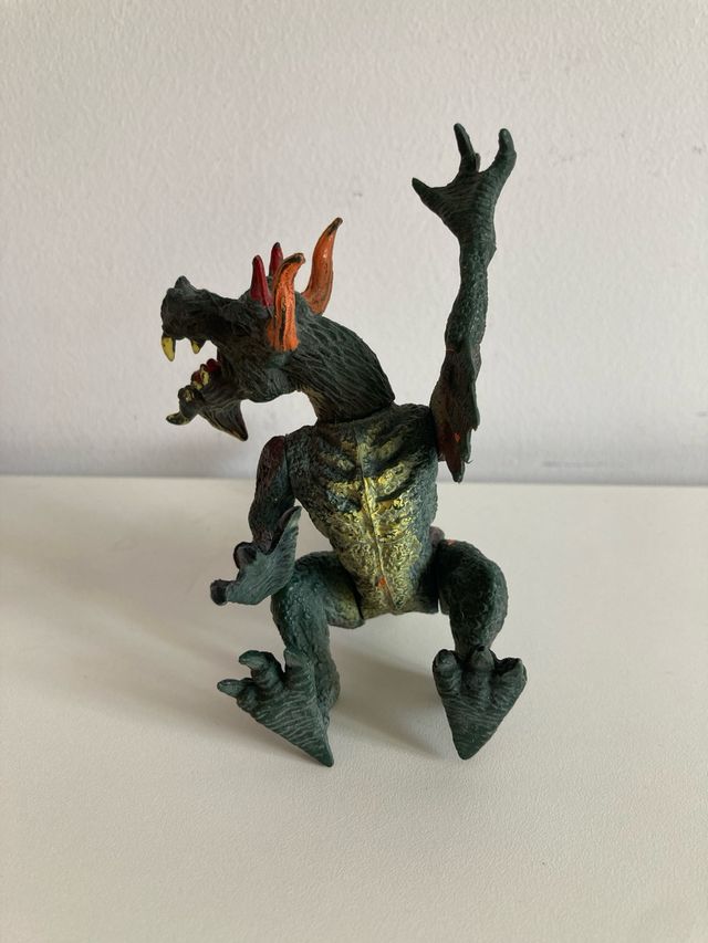 Figura de Dragón de juguete