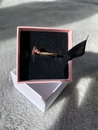 Anillo Pandora Princesa Tiara Morado