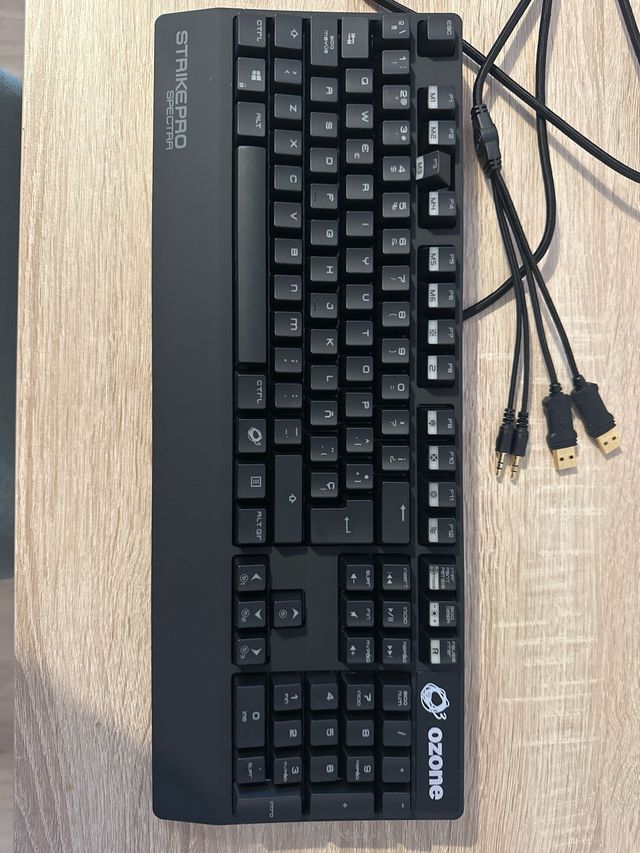Teclado Ozone Strike Pro Spectra Español