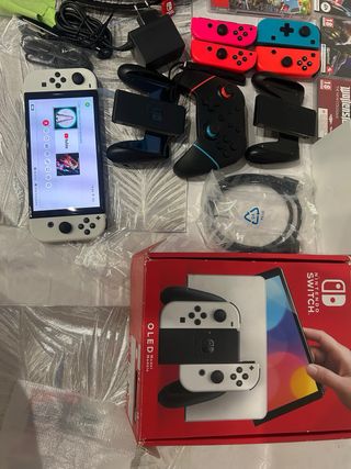 Nintendo Switch OLED Blanca y Roja