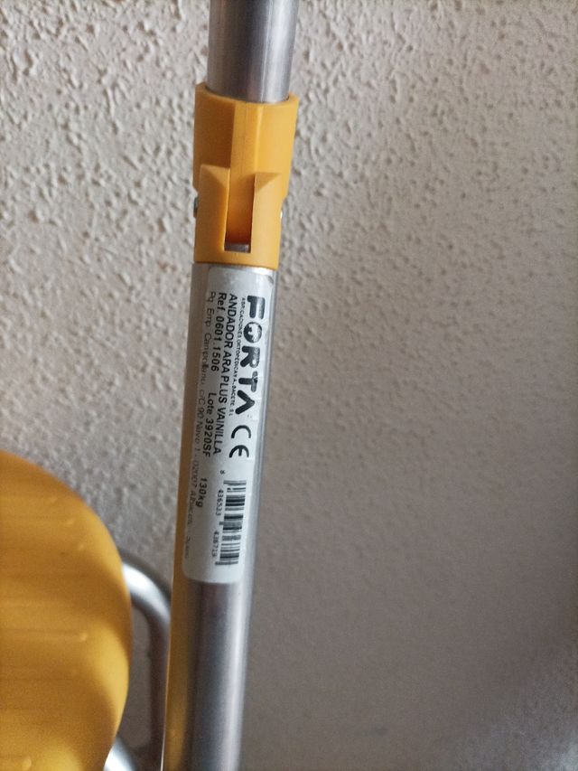 Andador con asiento plegable