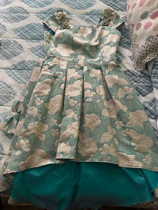 Vestido de fiesta floral dorado y verde azulado