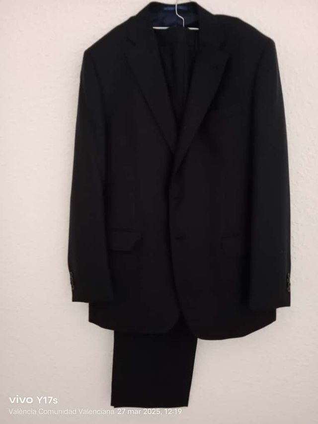 Traje de hombre negro chaqueta y pantalón