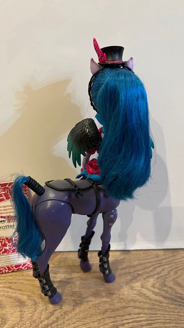 Monster High Avea Trotter Freaky Fusion Muñeca