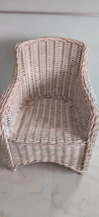 Butacón de dormitorio de mimbre