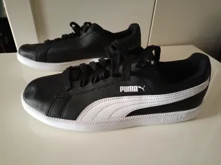 Zapatillas Puma Negras y Blancas
