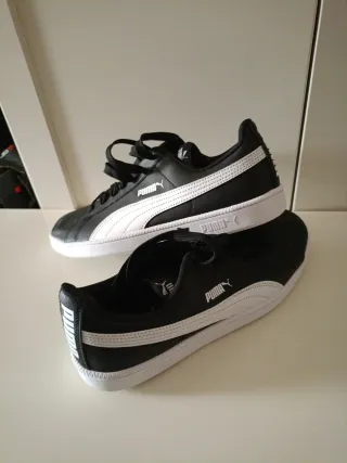 Zapatillas Puma Negras y Blancas