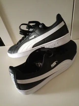 Zapatillas Puma Negras y Blancas
