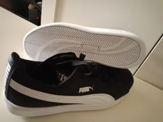Zapatillas Puma Negras y Blancas