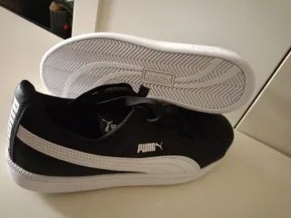 Zapatillas Puma Negras y Blancas