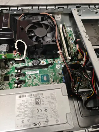 4 Unidades HP EliteDesk 800 G2 SFF i5 6ª Gen