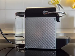 Macchina caffè Nespresso Pixie