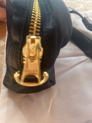 Bolso bandolera pequeñoBIMBA Y LOLA negro y dorado