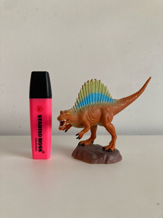 Dinosaurio naranja con vela coleccionismo