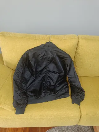 Chaqueta Bomber Nike Mujer Negra reversible.