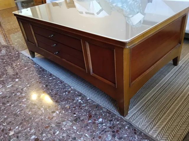 Tavolino in legno e vetro