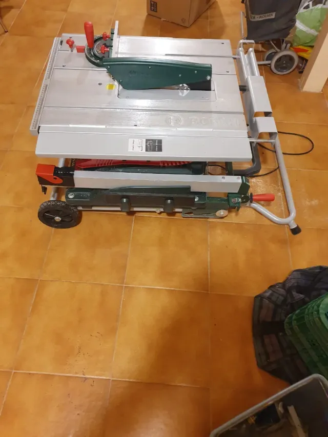 Sierra de mesa Bosch PTS 10