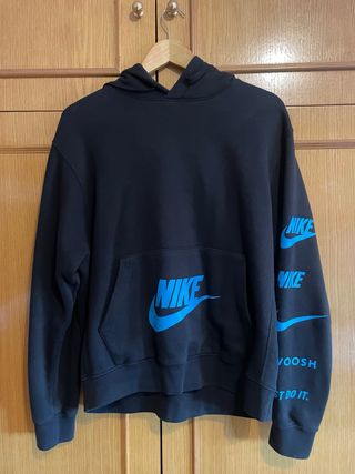 Sudadera Nike Negra con Logo Azul. Original
