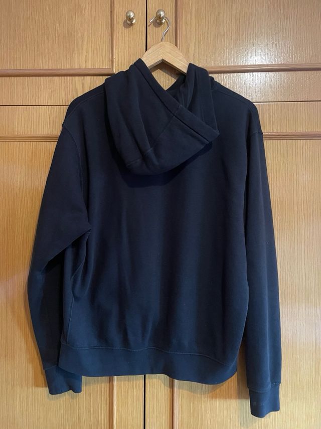 Sudadera Nike Negra con Logo Azul. Original