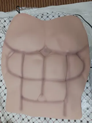 Petto finto cosplay addominali finti
