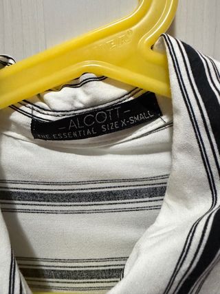 Camicia a righe bianche e nere