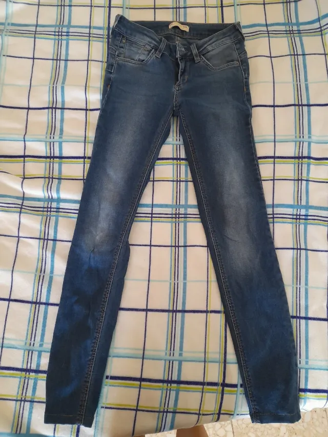 Lote de 4 vaqueros de marcas diferentes