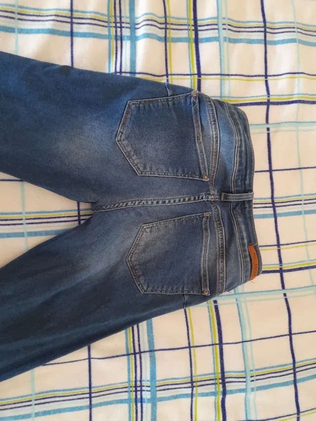 Lote de 4 vaqueros de marcas diferentes