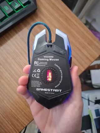 Mouse Gaming VGUARD LED Multicolor tasti laterali.