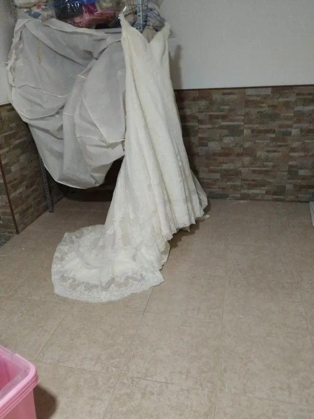Abito da sposa bianco in pizzo