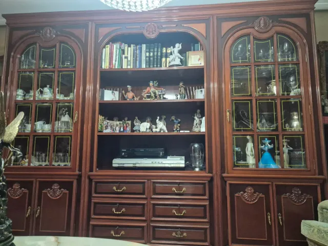 Mueble de salón madera oscura