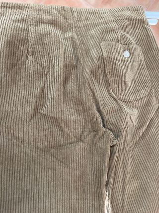 Pantalón pana ancho botones verde oliva