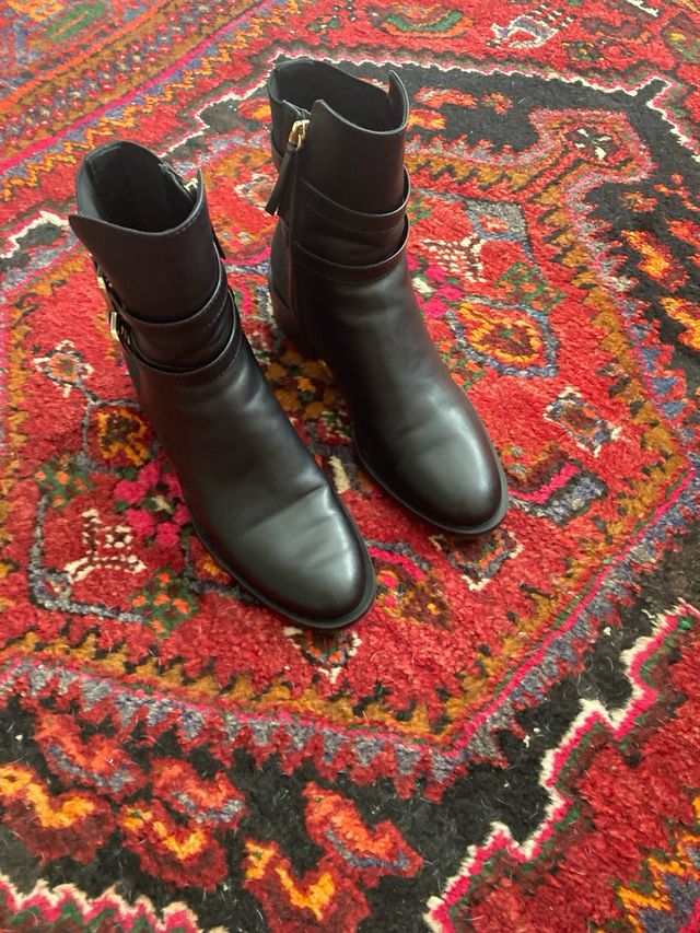 Botines Zara piel negros T38