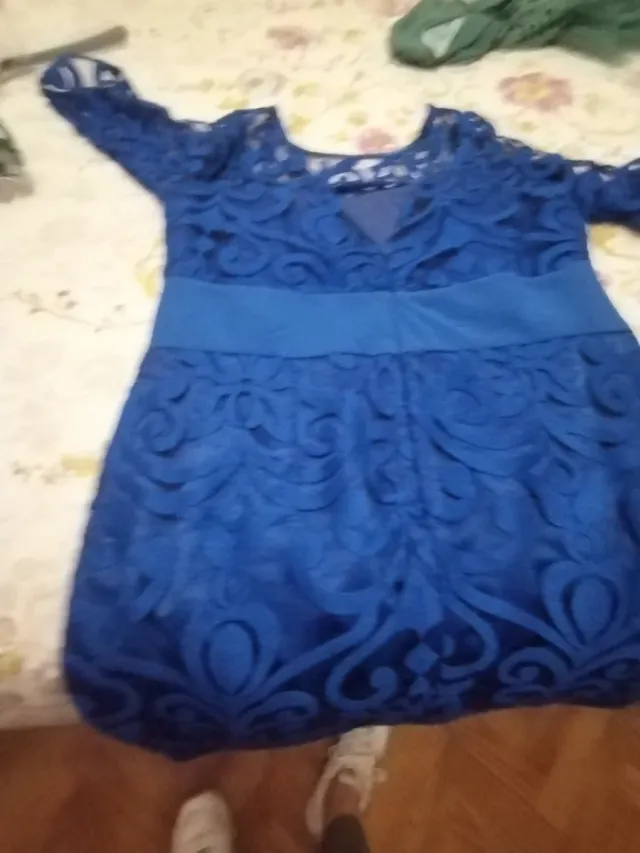 Vestido azul con encaje