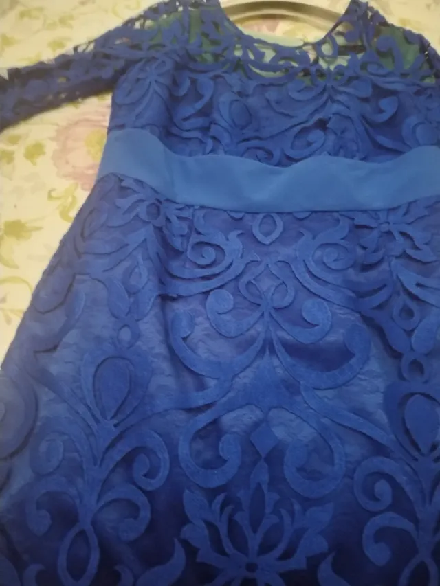Vestido azul con encaje