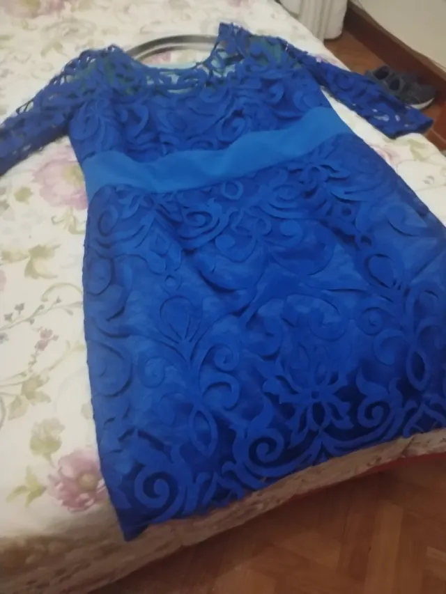 Vestido azul con encaje