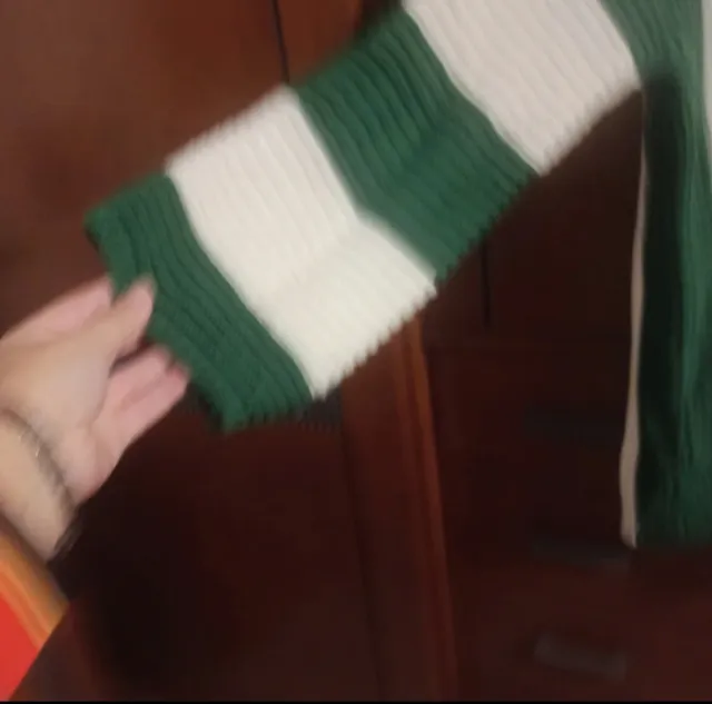 Jersey cuello alto rayas verde y blanco