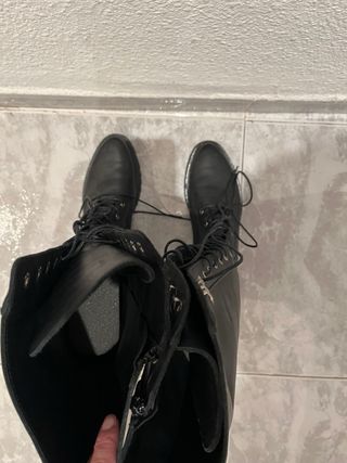 Botas altas IT Shoes negras con cordones