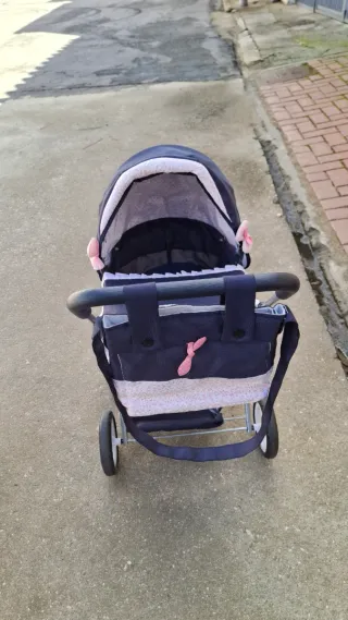Silla de paseo para muñecas con capazo y sombrilla