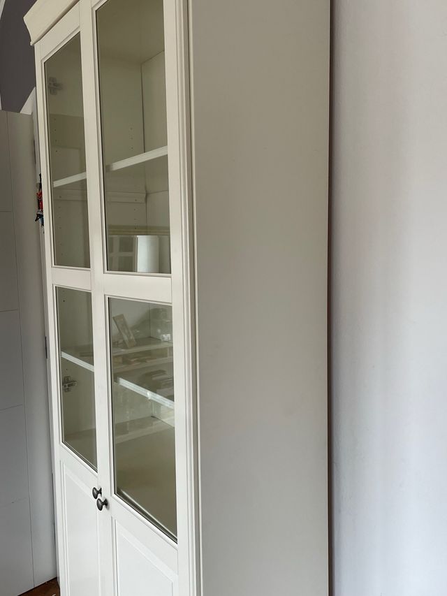 3 estantes Ikea Blanca com portas de vidro
