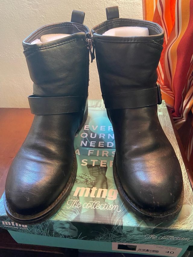 Botas Mustang, diferentes modelos.