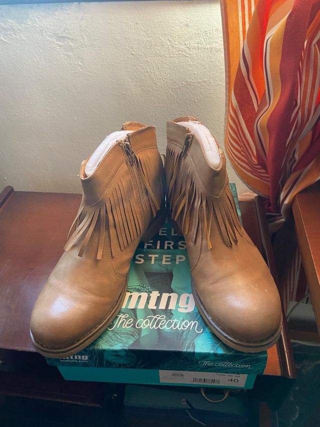 Botas Mustang, diferentes modelos.